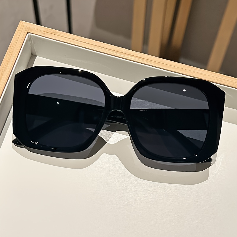 Nouvelles lunettes de soleil Festive Beach Party Club : montures surdimensionnées et carrées dans des couleurs vives – Parfaites pour le plaisir d'été! Voyages en plein air