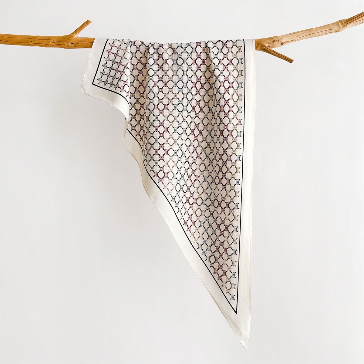 Foulard triangulaire doux et soyeux pour femme, en satin effet soie, écharpe de tête, bandana pour cheveux, châle, écharpe de cou, respirant