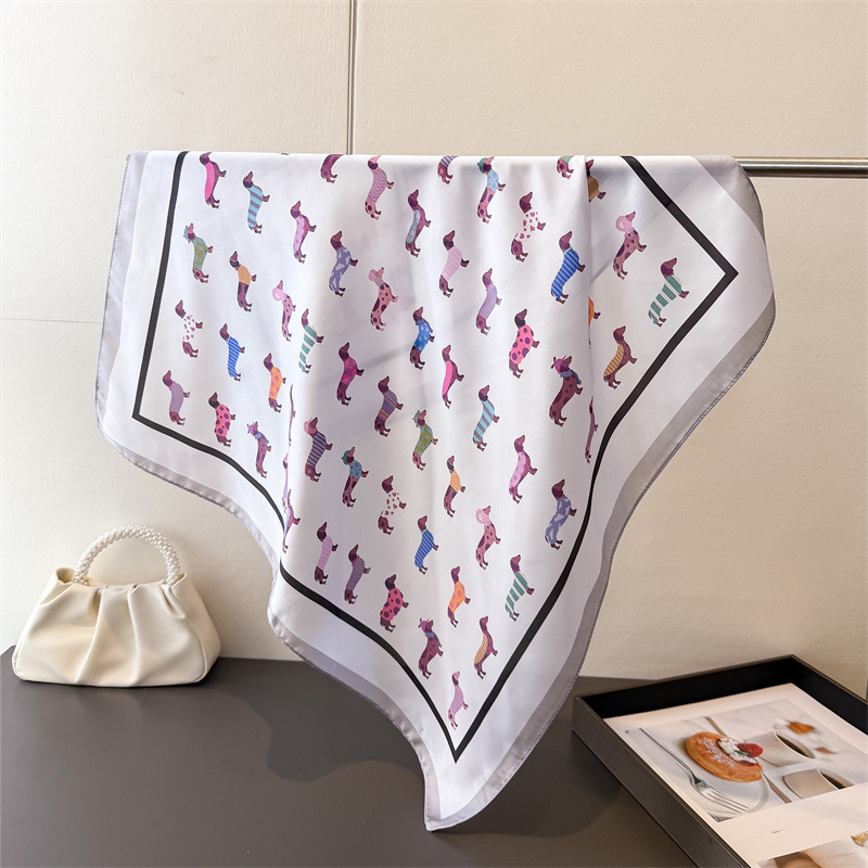 Foulard carré en soie pour femme, motif chien de luxe, en satin doux, bandeau, ruban pour sac à main, hijab, foulard de cou, bandeau pour la tête