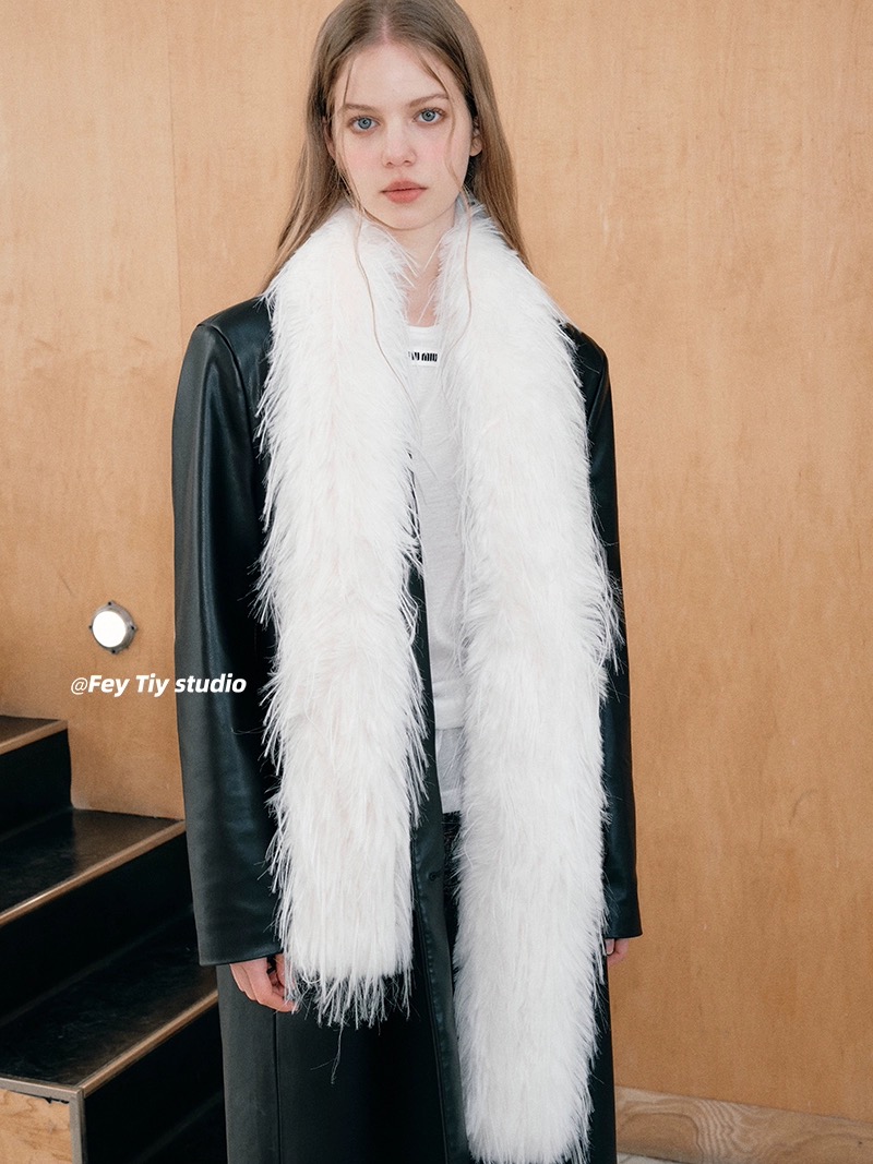 Écharpe moelleuse coréenne d'hiver pour femmes, Niche avec pompon, col polyvalent, personnalité chaude, longue et confortable, châle doux classique de luxe