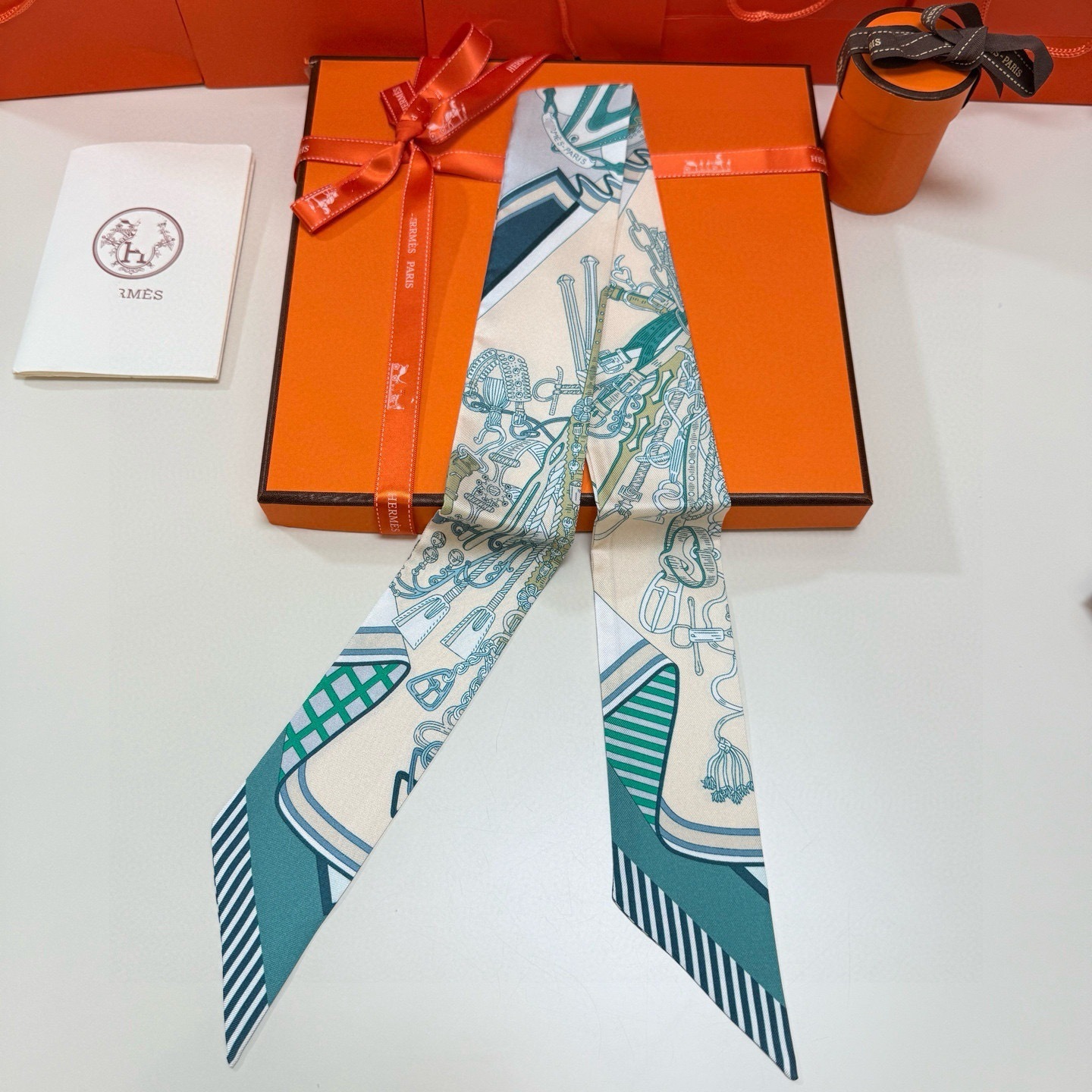 Foulard en soie sergé pour femmes, 5x90cm, élégance romantique française, bande fine, banderole en soie attachée, bandeau pour cheveux, vente en gros