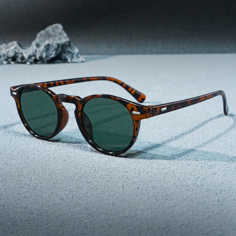 1 paire de lunettes rondes rétro unisexes, monture noire avec verres bleus. Cadre robuste, accessoire de mode décoratif décontracté.