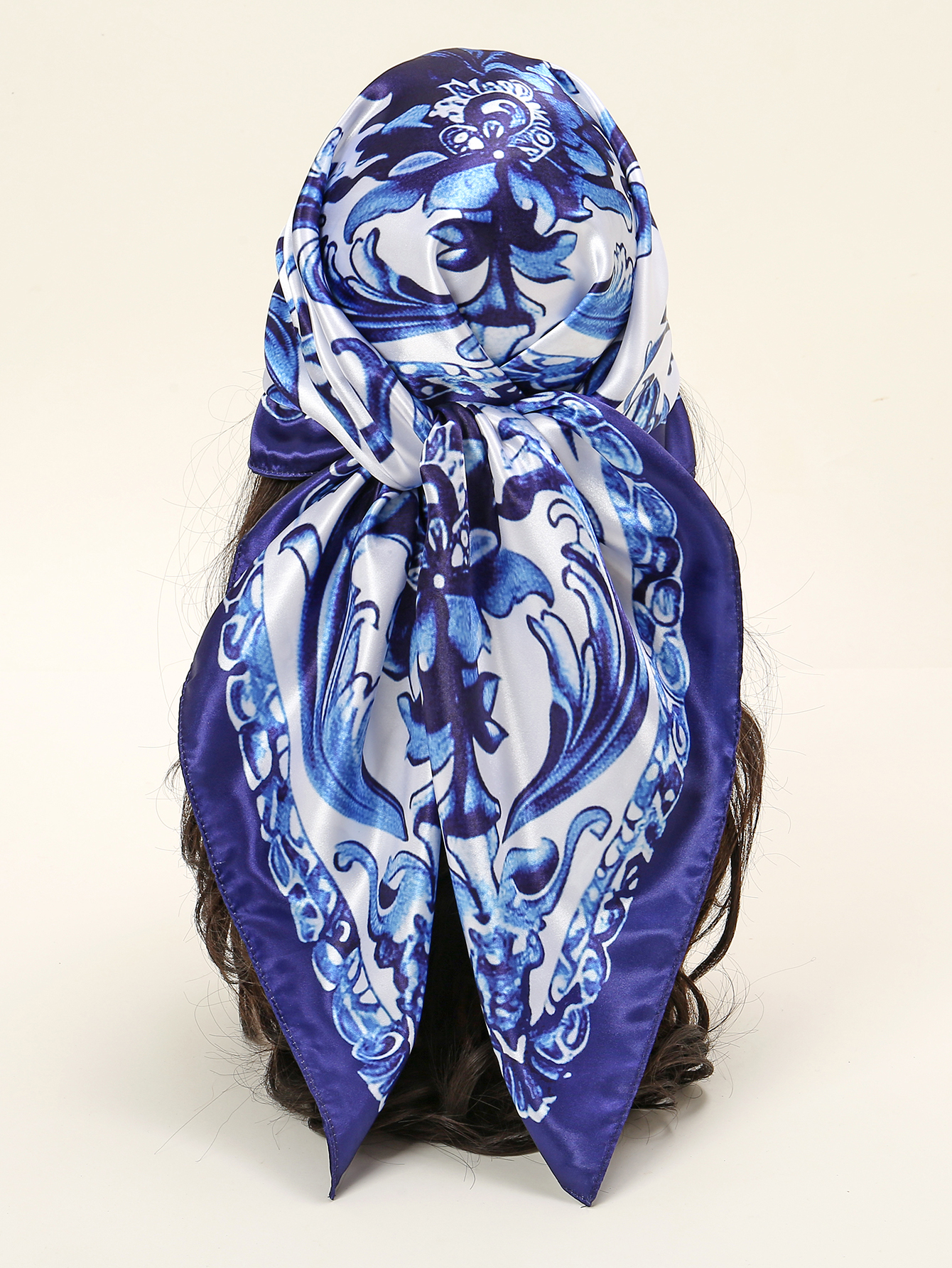 Écharpe carrée en satin pour femme, hijab musulman, écharpe de sauna, bandana imprimé en porcelaine bleue et blanche, bandeau de sauna, nouveau, 2024