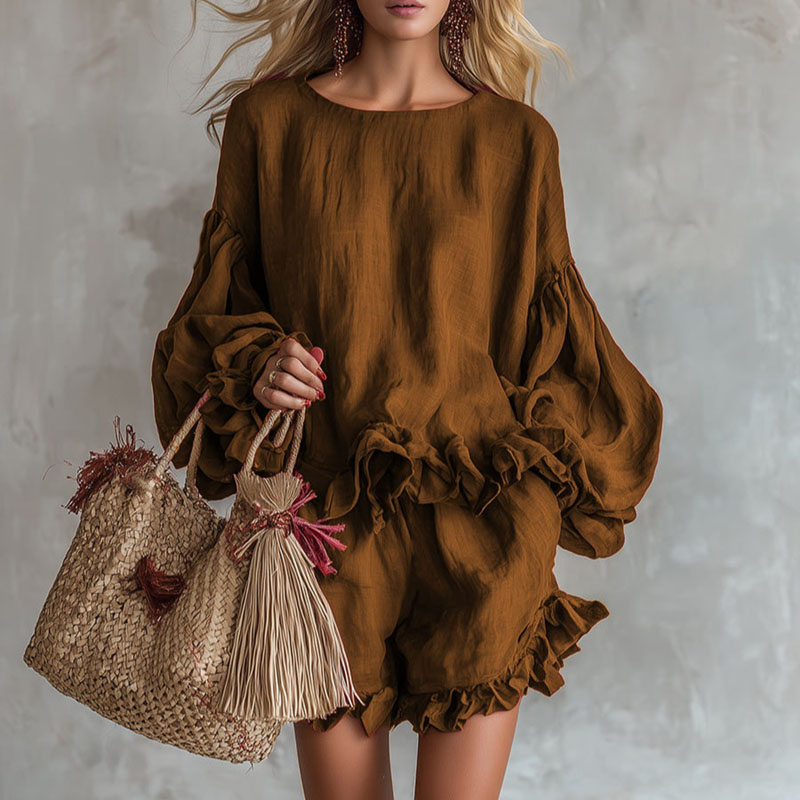 Ensemble décontracté bohème pour femme : haut élégant à col rond et ourlet à volants, et short de plage, coupe ample, couleur unie, style streetwear, idéal pour le printemps et les vacances.