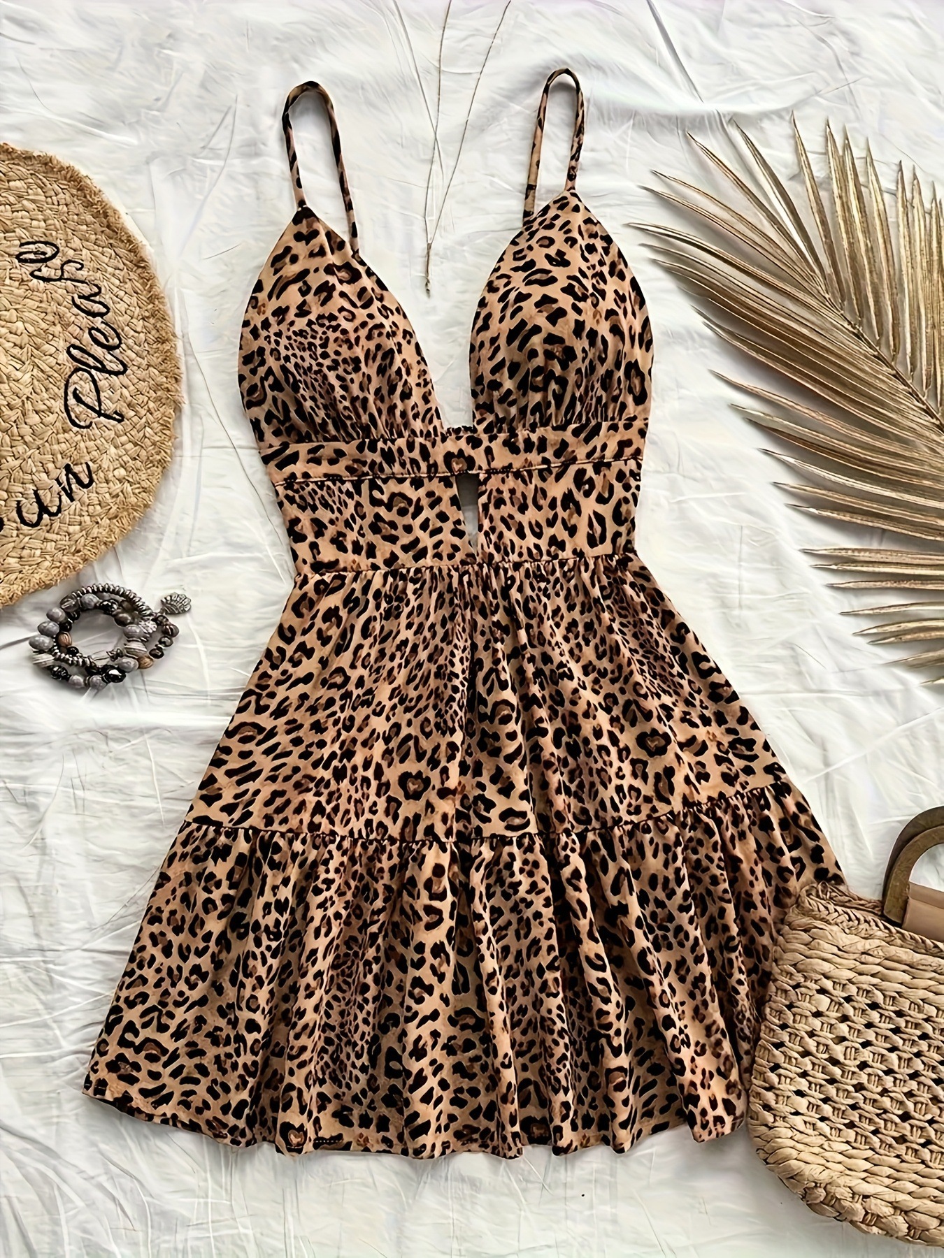 Robes pour femmes Été 2025 Nouveautés Robe de plage sans manches pour les vacances Vêtements pour femmes Mode Vacances Sexy Robe mini dos nu