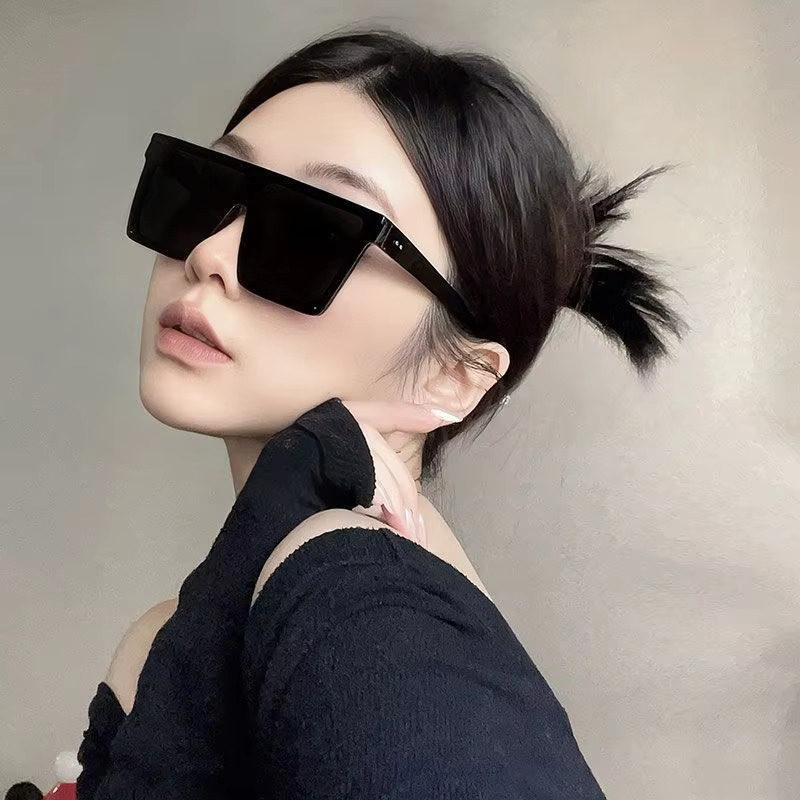 Lunettes de soleil carrées pour hommes et femmes, tendance mode vintage, protection UV, noir argenté, lunettes de soleil cool, montures pour hommes et femmes 2026