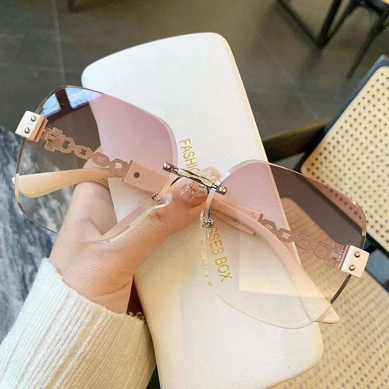 Nouvelles lunettes de soleil carrées femmes belle marque concepteur lunettes de soleil colorées femme sans monture ronde lunettes extérieures