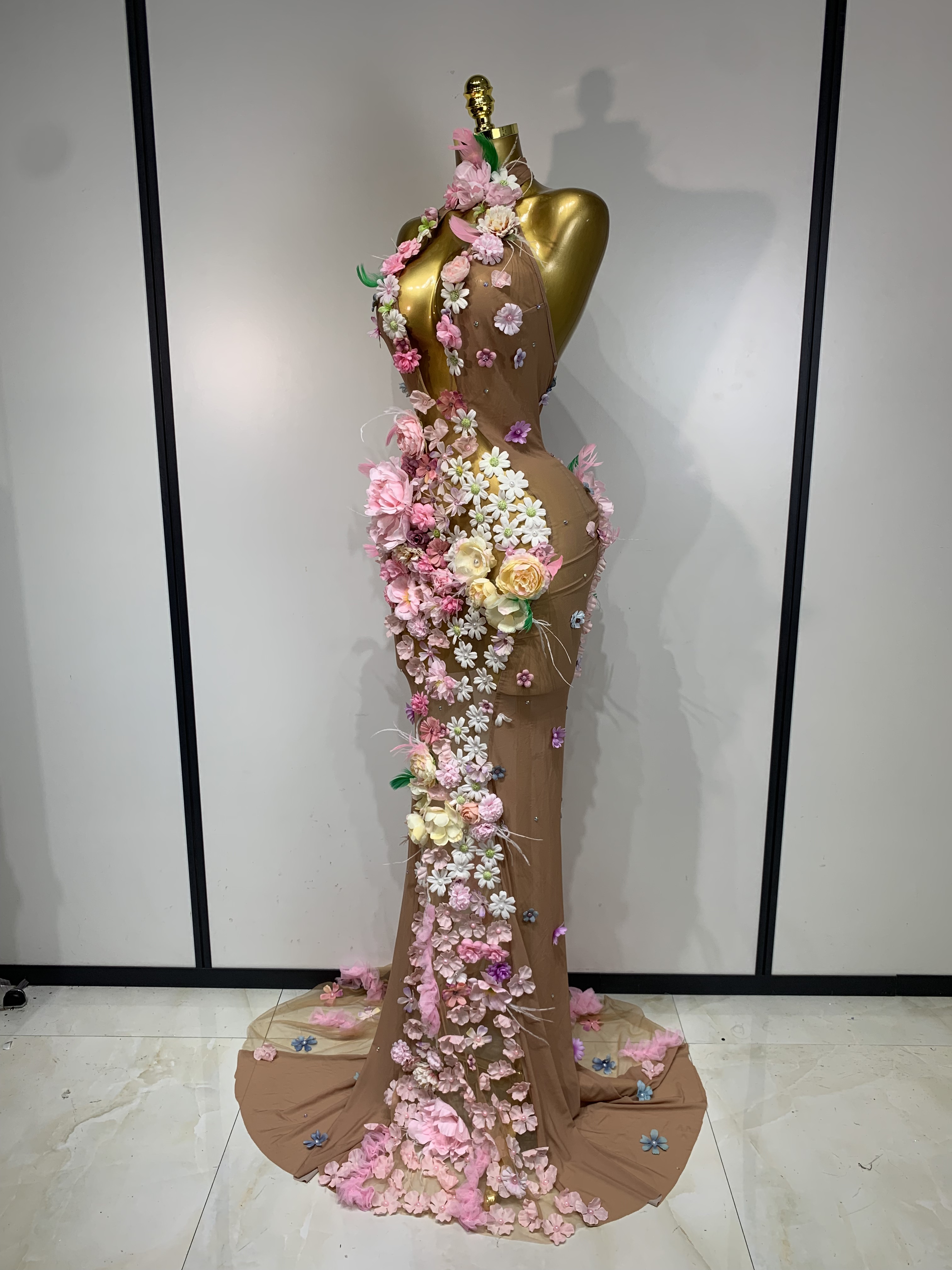 Robe longue de luxe en maille transparente à fleurs 3D, sexy, à col halter, pour femmes, soirée, anniversaire, séance photo, club, scène.