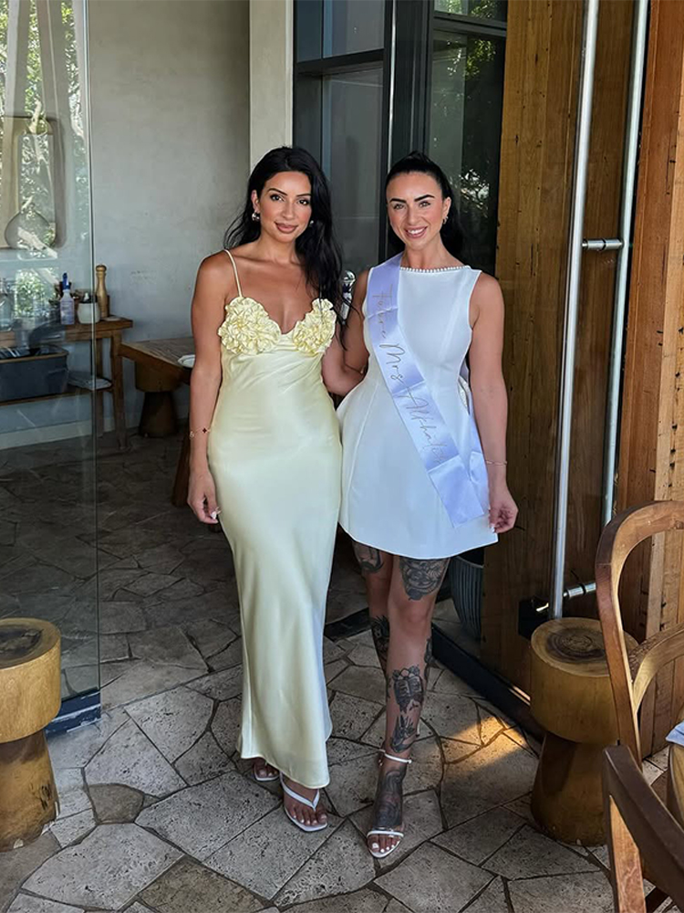Satin 3d fleur jaune Robe femmes Slip col en v sans manches dos nu à lacets robes 2025 été dame soirée mince dame Robe