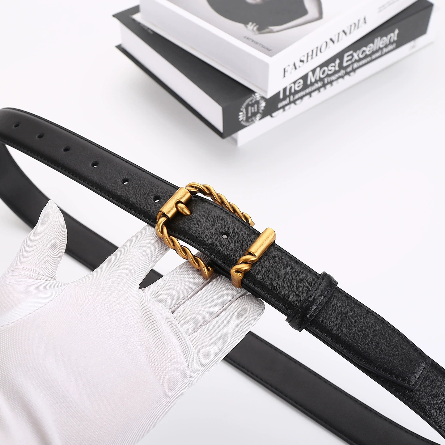 Ceinture en cuir de qualité supérieure pour femme avec boucle à ardillon, ceinture décorative noire polyvalente et élégante pour les affaires et les trajets quotidiens