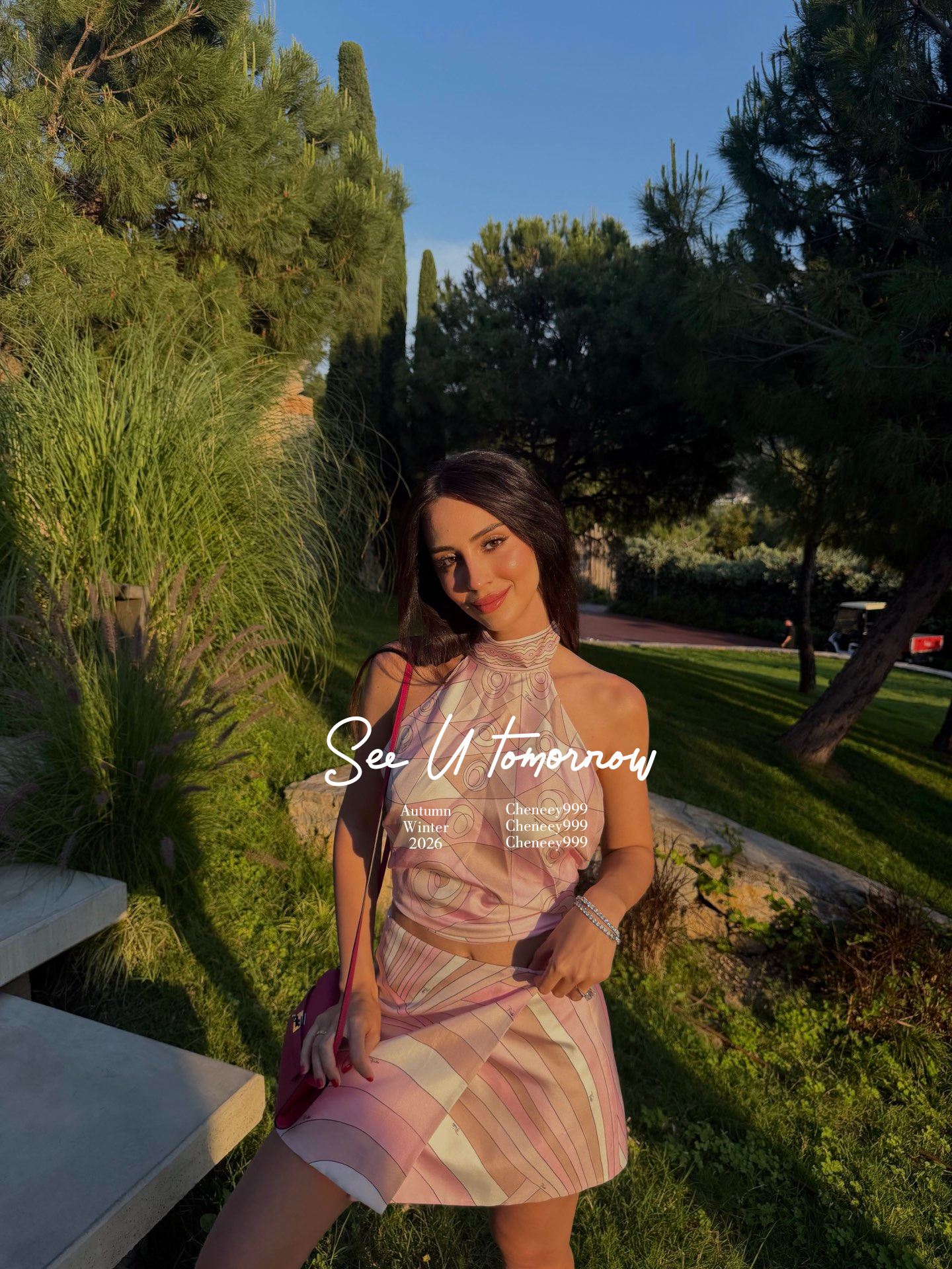 Mini-jupe en twill de soie rose, ensemble deux pièces pour femme avec un haut halter sans manches ajusté