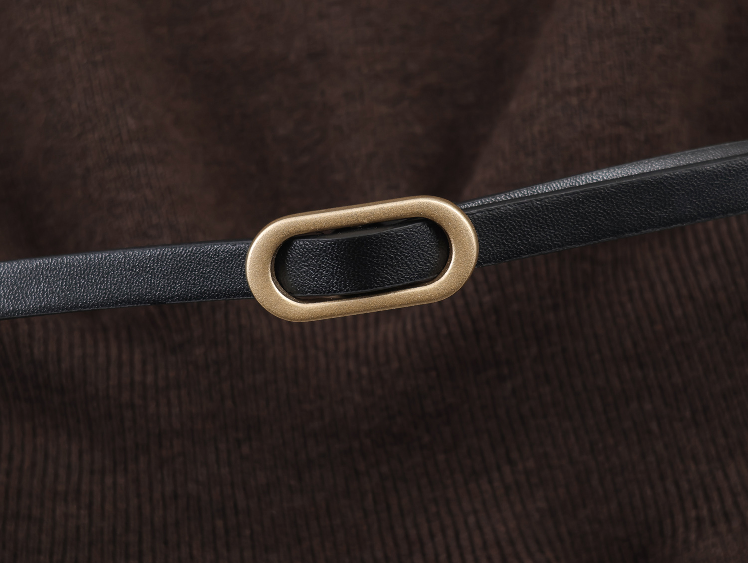 Pull tricoté à manches longues et col une pièce avec ceinture pour femme, nouveau produit d'hiver 2025, Design de vêtements à la mode