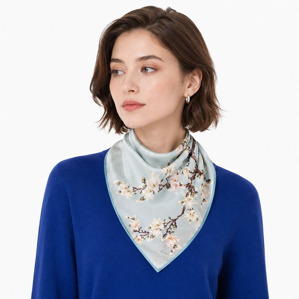 Foulard carré en soie naturelle premium 53 cm pour femme, imprimé fleur de magnolia et encre chinoise vert céladon, bandana, foulard de tête, écharpe de cou, écharpe pour femme