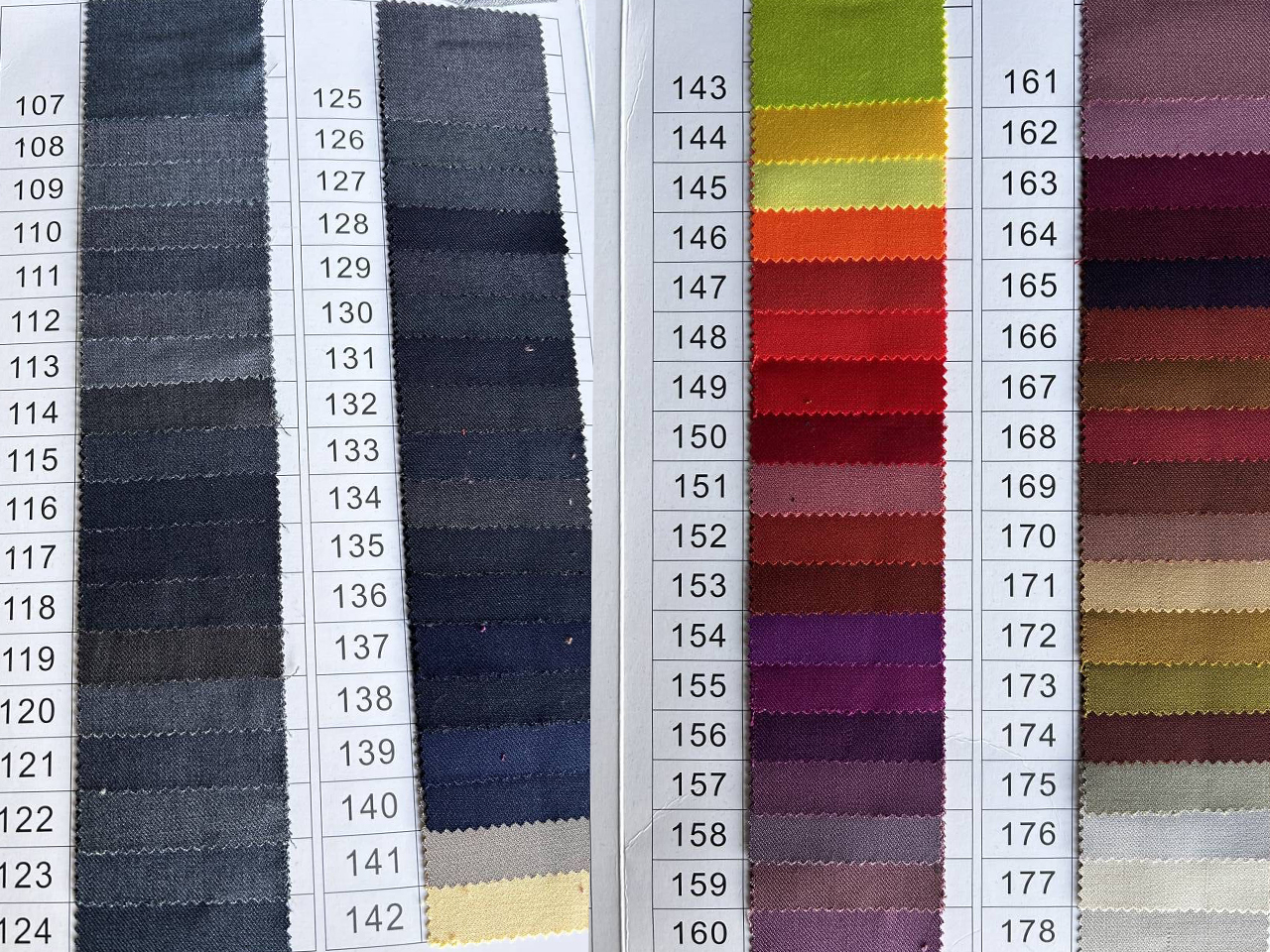 Offre spéciale de la saison nouveaux hommes d'affaires de mode hommes costume ensemble décontracté deux pièces veste pantalon sans manches vêtements masculins