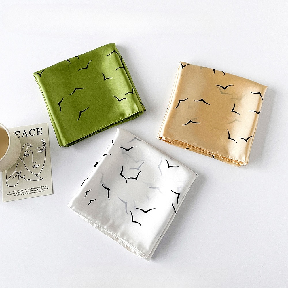 Foulard carré imprimé 70 cm Spring Fresh pour femme, style bandana minimaliste, léger et polyvalent, pour le quotidien, le bureau, les fêtes et les vacances