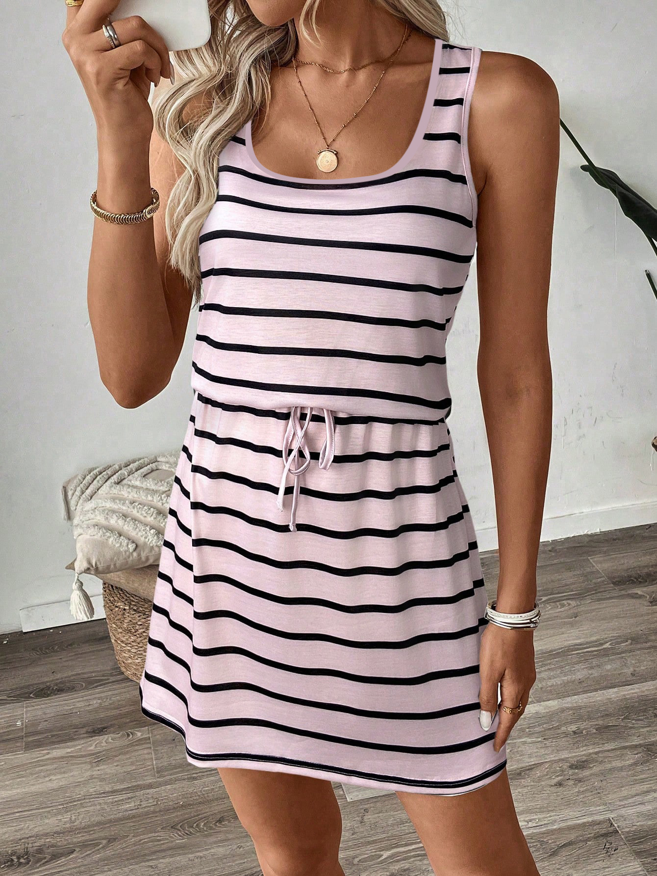 Robe débardeur sans manches à imprimé rayé pour femme, idéale pour tous les jours et la maison