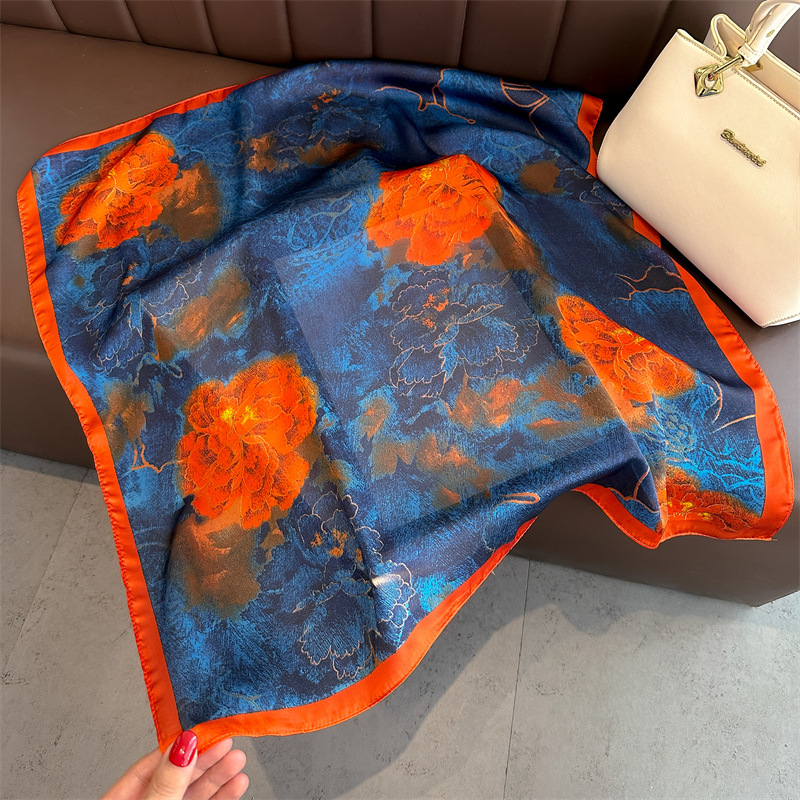 Foulard carré en Satin imprimé Floral Vintage pour femmes, Bandana léger en Satin doux, accessoire de cou polyvalent, foulard pour cheveux