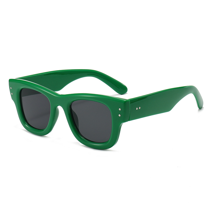 Lunettes de soleil carrées audacieuses pour femme 2026 – Protection UV400 – Tendance et faciles à porter au quotidien