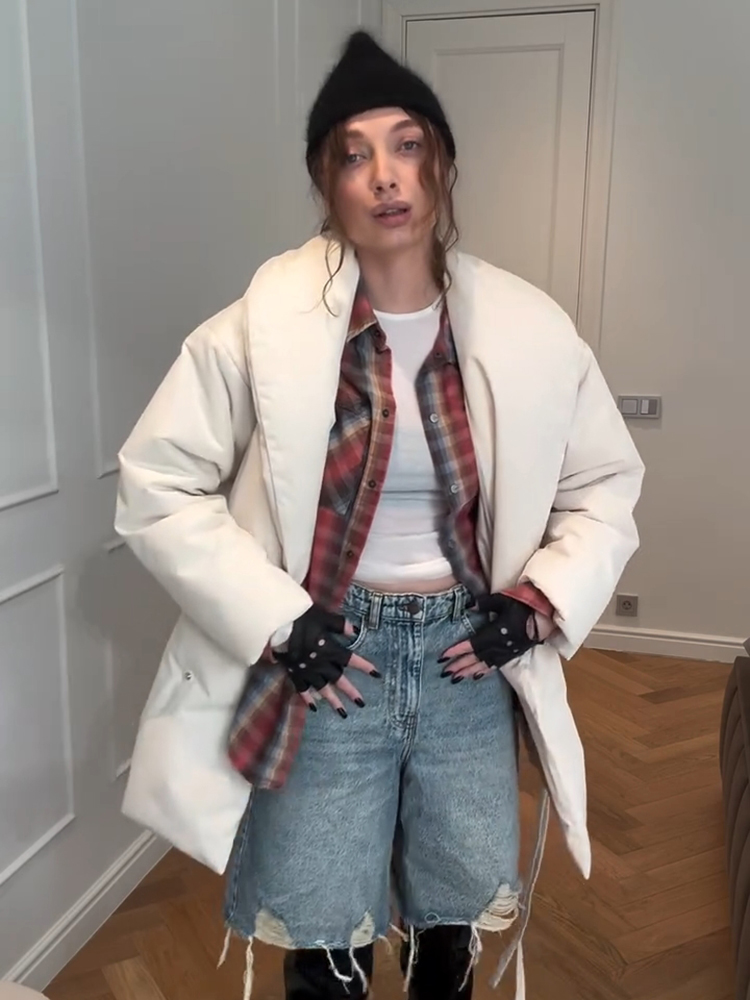 Manteau élégant en coton pour femme, col châle, à lacets, manches longues, veste matelassée pour femme, nouvelle collection hiver 2026, vêtement d'extérieur chaud et tendance pour femme.