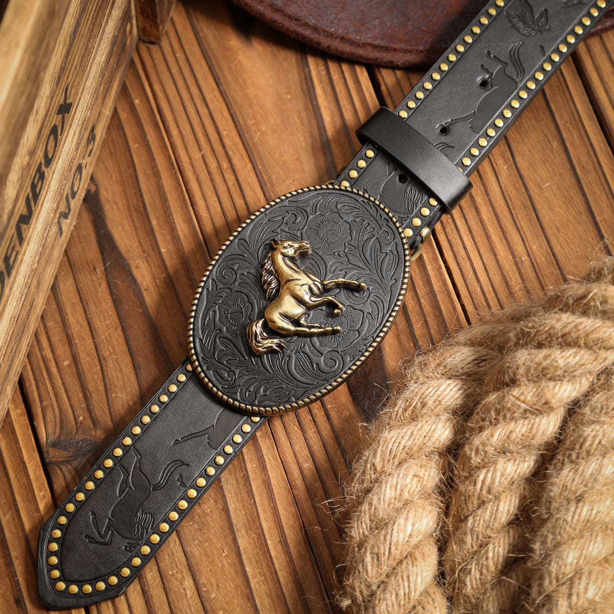 Une ceinture décontractée, individuelle et rétro, un accessoire vestimentaire de style western, boucle en métal, ceinture en PU, adaptée aux hommes et aux femmes