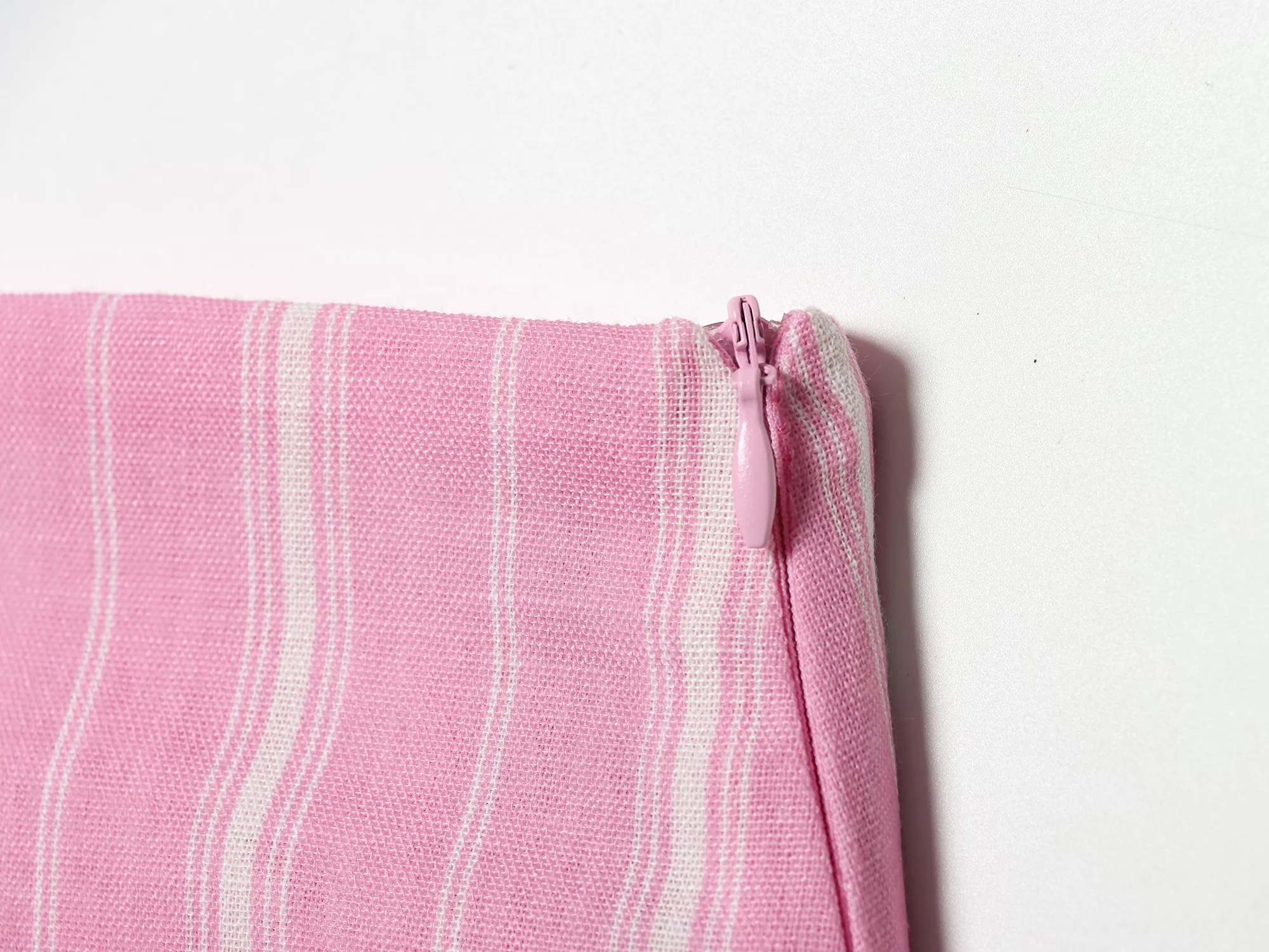 Ensemble jupe rayée tendance KONDALA pour femme, chemise rayée et jupe midi, nouvelle collection mode Printemps-Été 2026, idéal pour les remises de diplômes et les vacances