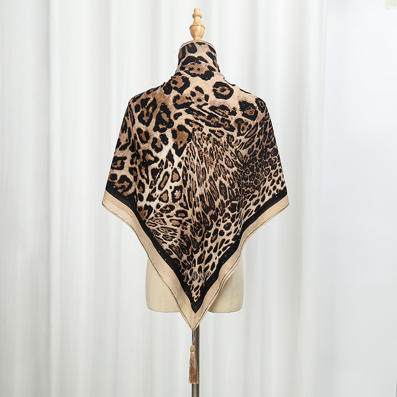 Écharpe carrée à imprimé léopard avec biscuits pour femme, châles en satin avec glands, hijabs pour femme musulmane, écharpe pour cheveux, turban islamique, 100x100cm