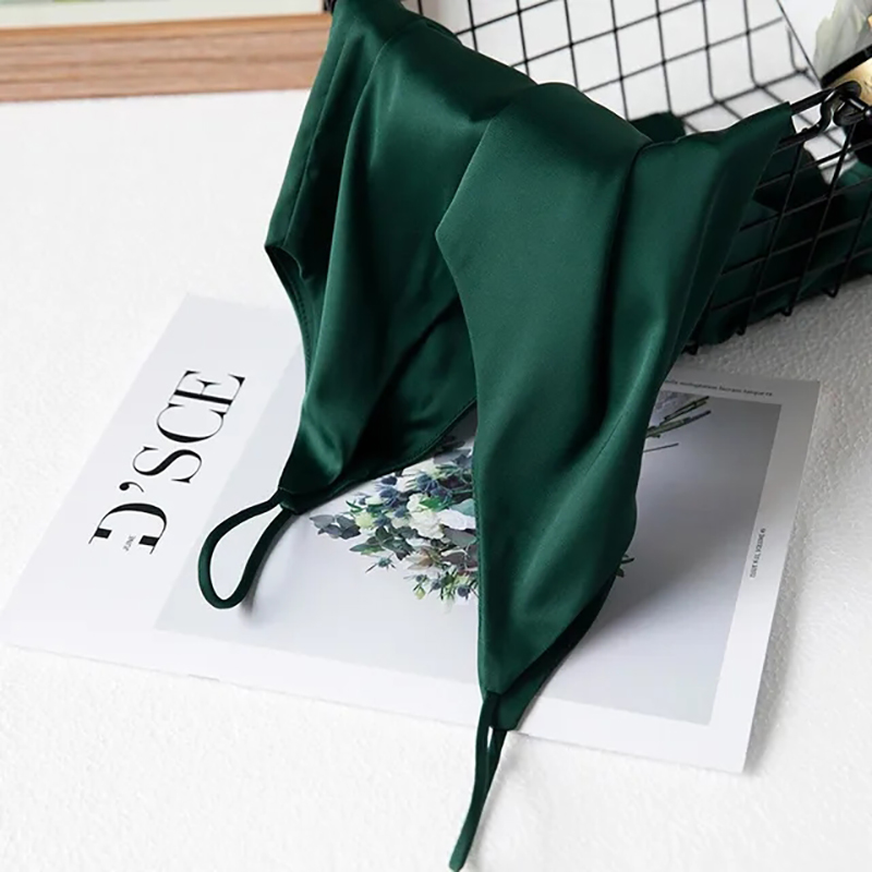 Spaghetti sangle haut femmes licou col en V basique blanc Cami sans manches Satin soie débardeurs femmes été 2026 Camisole