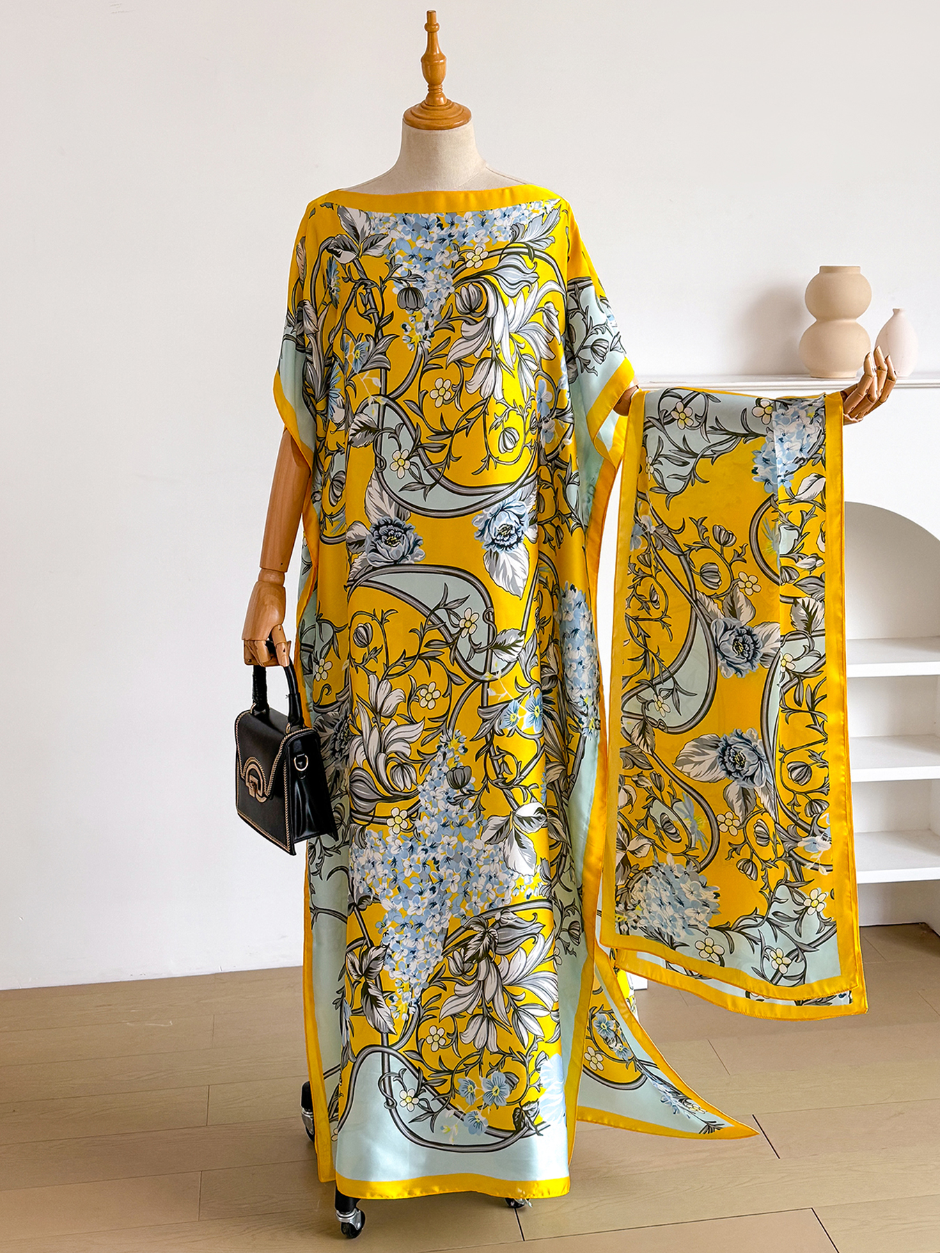 Ensemble Abaya et Foulard en Satin à Imprimé Floral Vintage, Kaftan Ample à Manches Chauve-Souris pour Femmes Musulmanes, Idéal pour l'Été, le Quotidien, la Plage et les Vacances