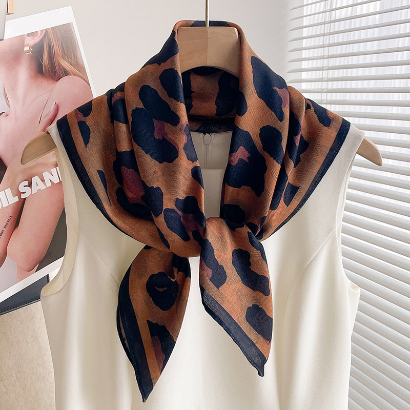 Écharpes de cou tendance pour femmes, châles et foulards en coton imprimé, petits bandanas, foulards carrés, jolis hijabs 68x68cm