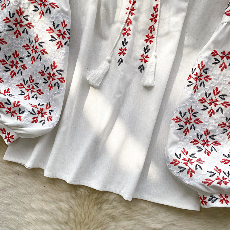 Chemisier vintage brodé floral pour femmes, manches lanternes, à lacets, ample, pour l'été 2026