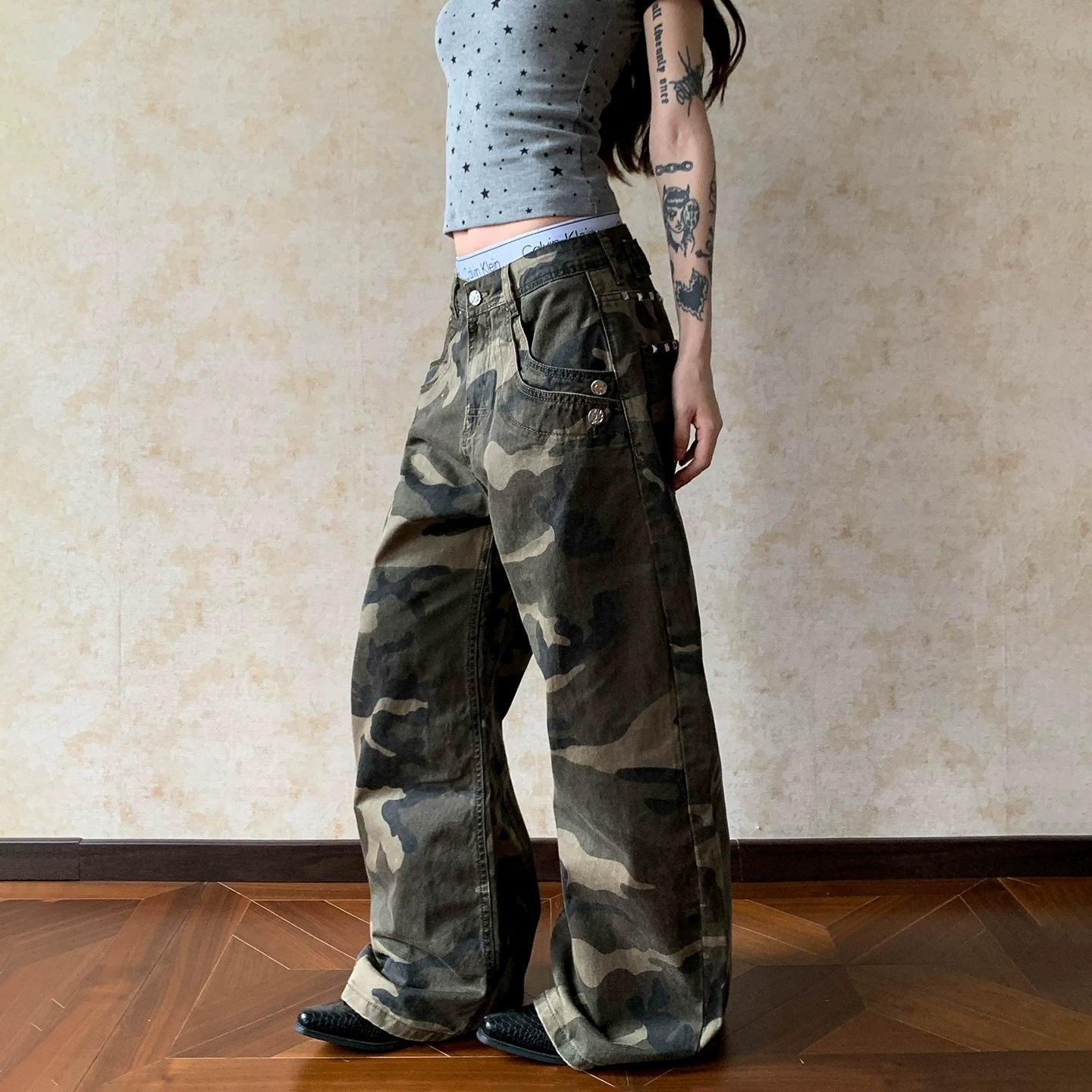 Pantalon Cargo Camouflage Homme Femme, Coupe Ample et Large, Style Vintage Streetwear Décontracté, avec Boucle Paris, Long