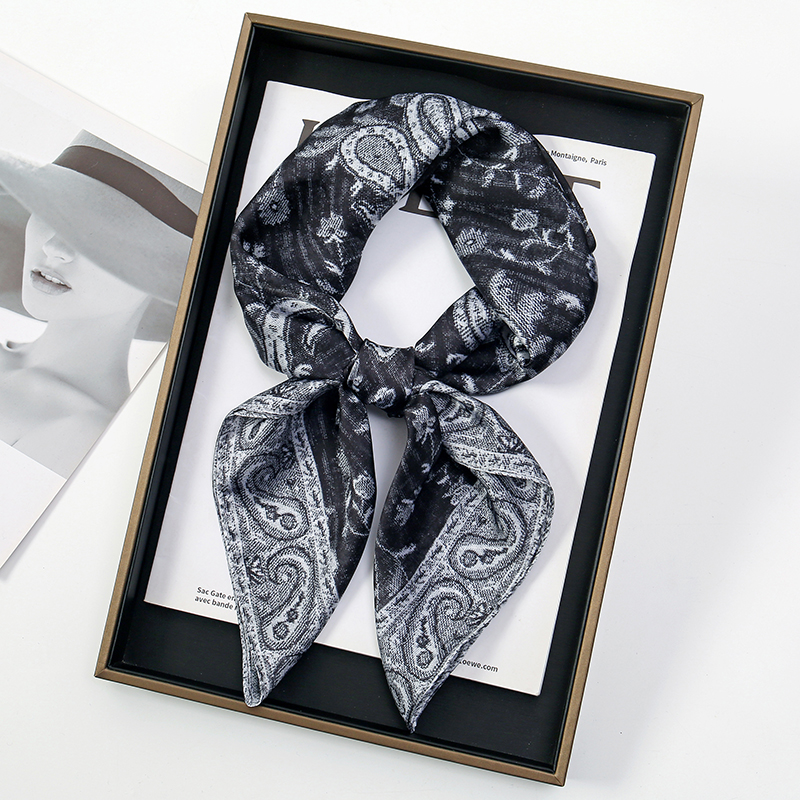 Foulard en soie de luxe 70*70cm carré rétro imprimé Paisley femmes châle bandeau petites foulards pour cheveux femme mouchoir Hijab