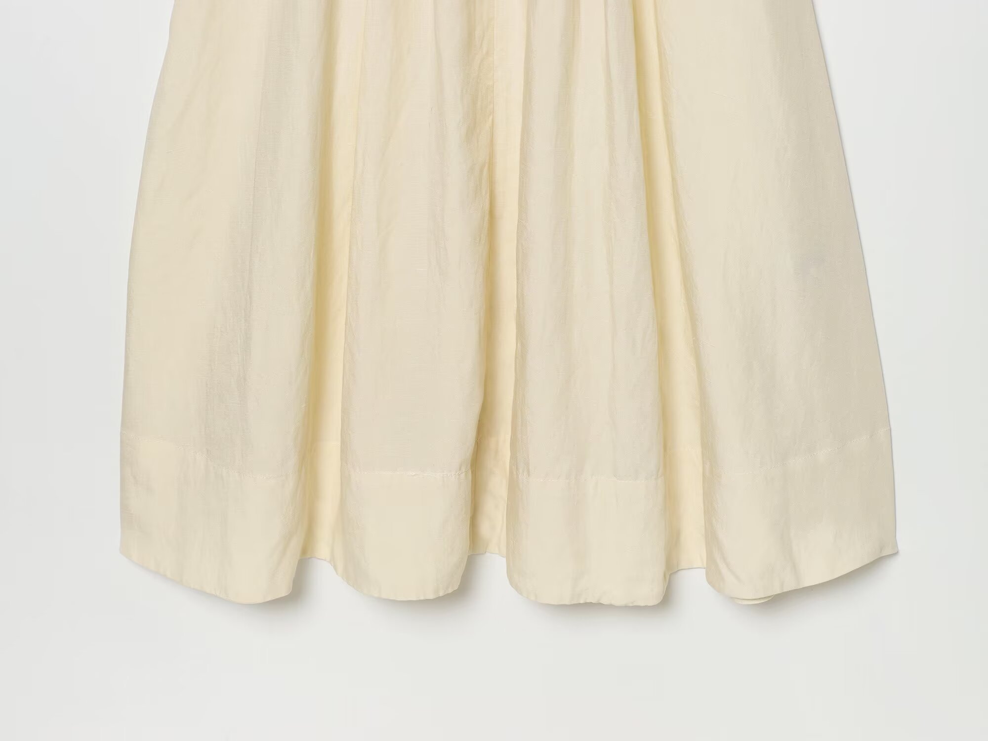 Robe plissée beige élégante à manches longues et col rond pour femme, coupe ajustée, style bohème, jupe trapèze, idéale pour les fêtes, la plage et les vacances d'été