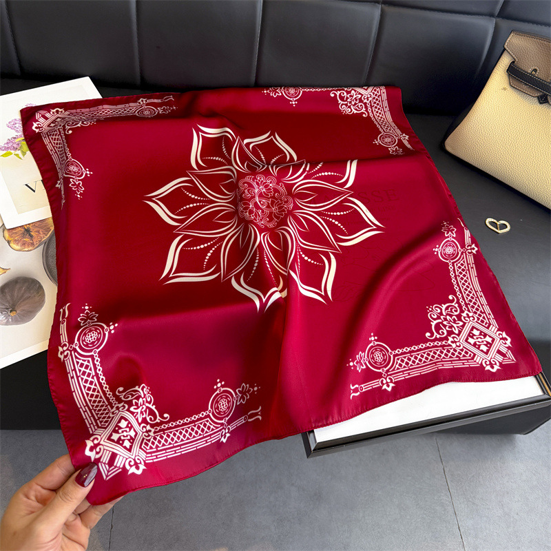 Foulard carré en soie bleu classique pour femme – Accessoire de mode polyvalent et haut de gamme pour sacs et vêtements – 70 cm