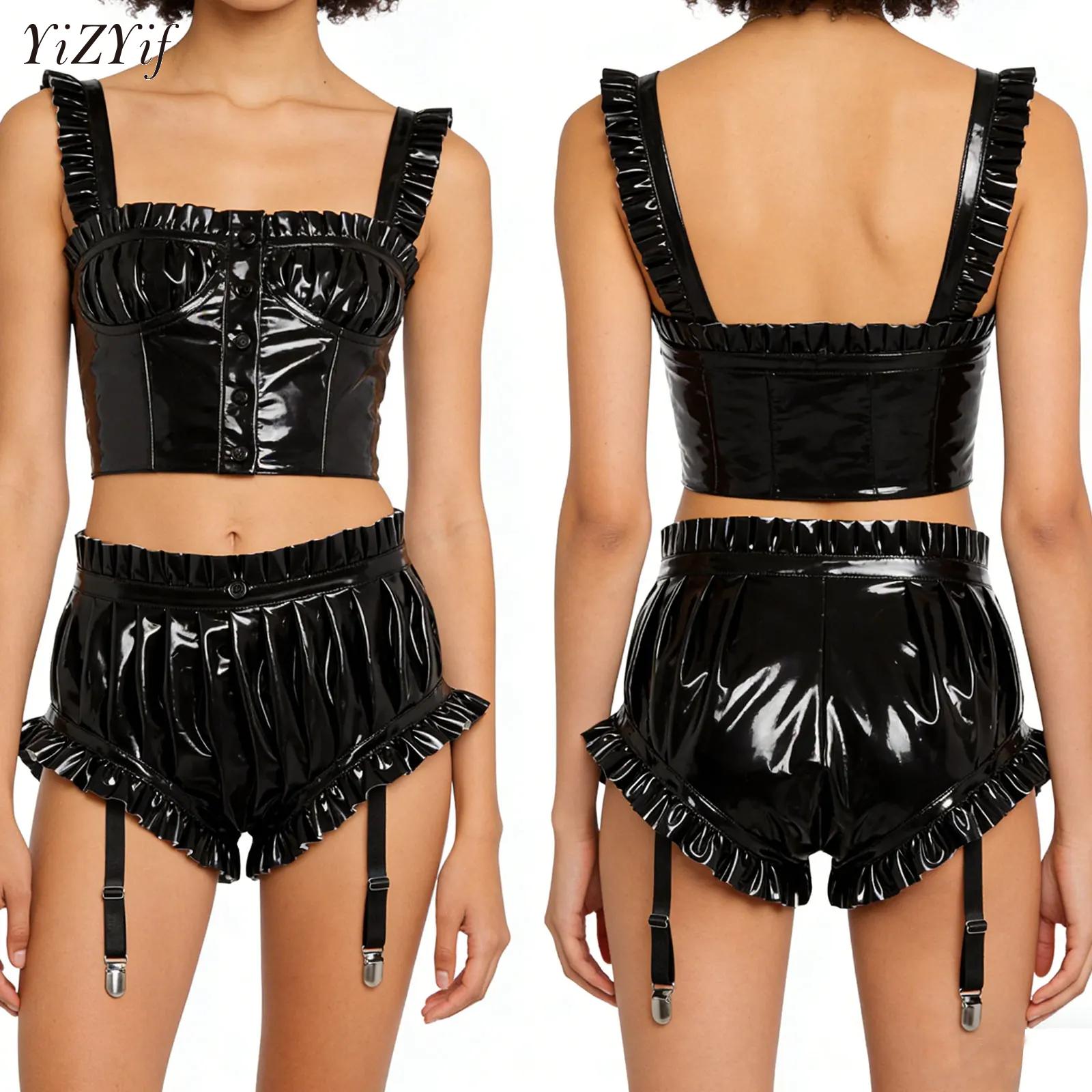 Shorts en similicuir effet mouillé pour femme, sexy, froncés à volants, taille haute, coupe ajustée, avec jarretelles, pour clubbing et soirées.