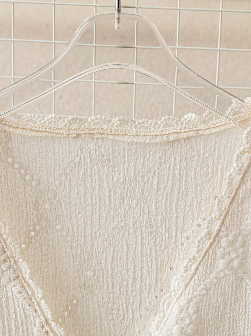 Chemise à manches courtes unie et simple pour femme, idéale pour les trajets quotidiens, décontractée et élégante, parfaite pour un usage quotidien.