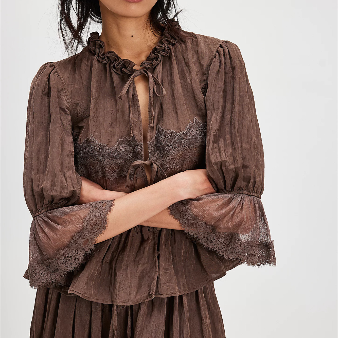 Chemise ample à manches mi-longues pour femmes, dentelle transparente, Patchwork, nœud à nouer, hauts péplum pour l'été, chemisiers paysan à œillets brodés