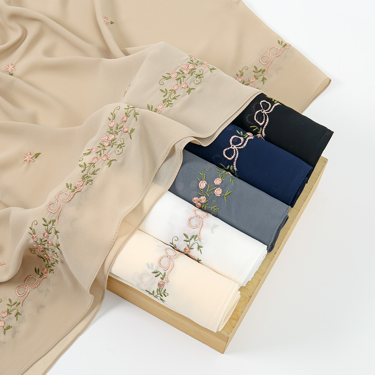 Hijab en mousseline de soie brodé de fleurs élégantes pour femmes, foulard musulman uni et doux, turban, foulard, bandana féminin