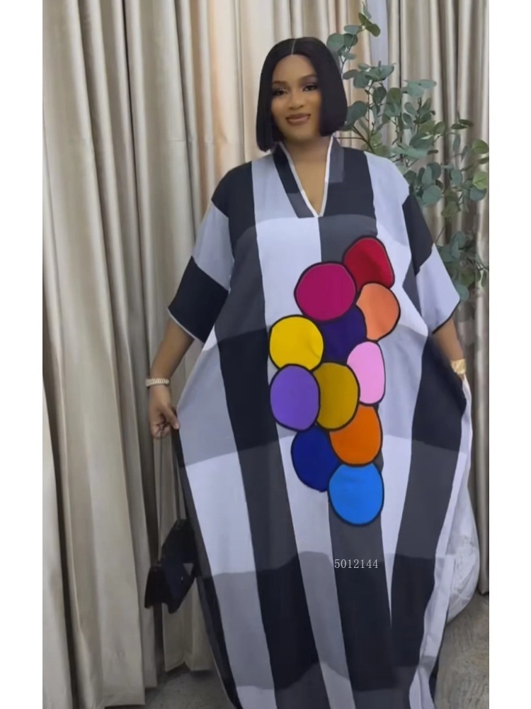 Vêtements pour femmes, nouveau style, doux et frais, rayé, col en v, manches chauve-souris, ample, grande taille, robe longue, automne 2025