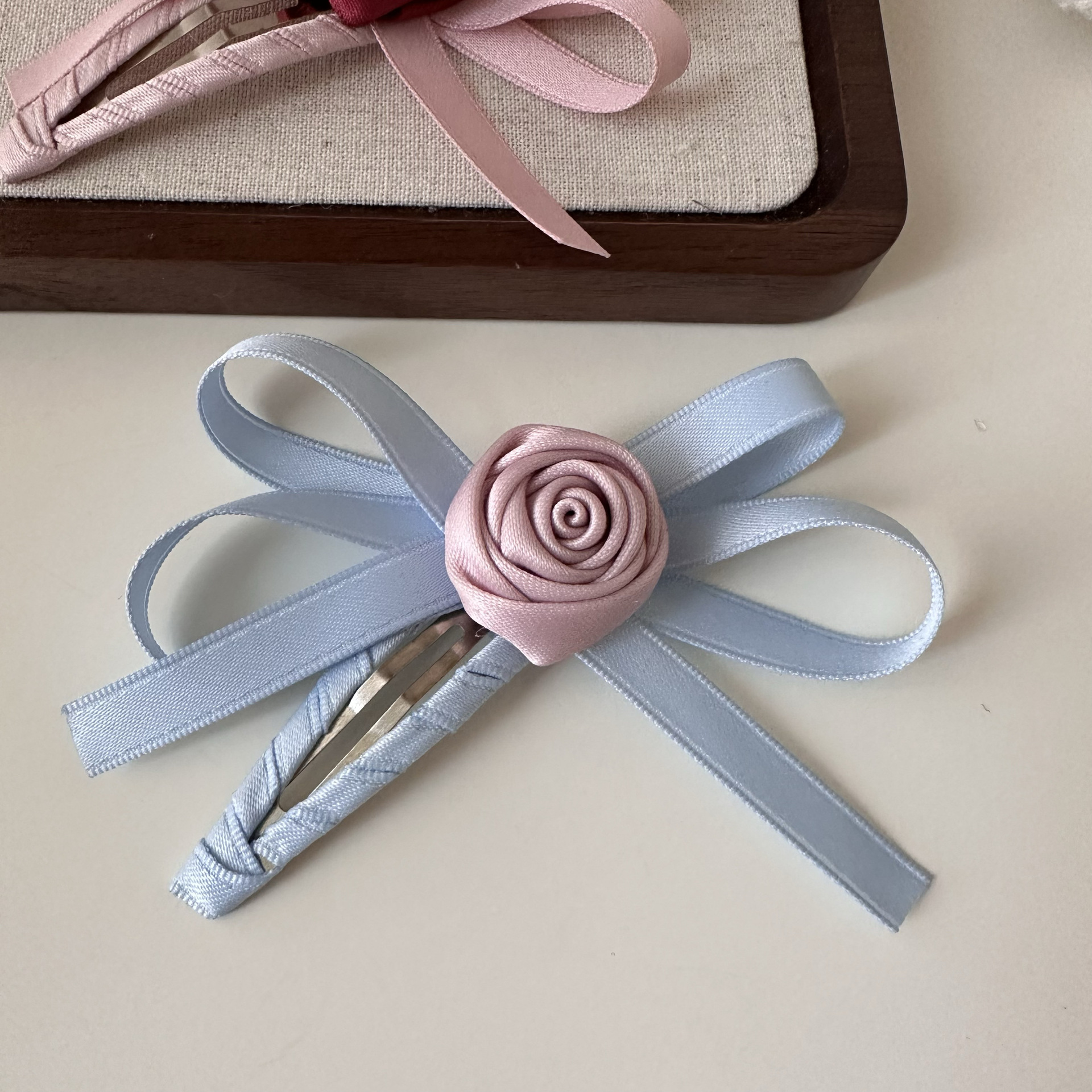 Pinces à cheveux mignonnes pour femmes, pince à cheveux Rose avec frange, ruban BB, accessoires pour cheveux Kawaii, pince à cheveux avec nœud de Style doux