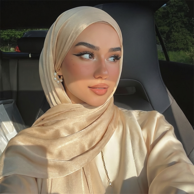 Hijab et Foulard en Satin pour Femme, Châle de Luxe Brillant en Viscose, Voile Musulman Lisse, Turban Islamique Couleur Unie, Idéal pour le Quotidien et les Fêtes