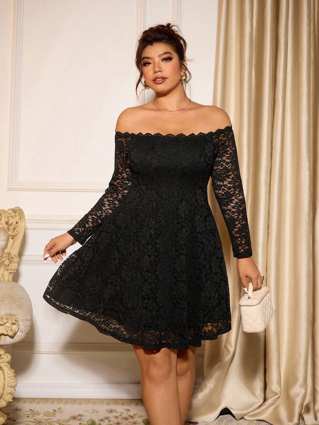 Robe mini élégante en dentelle noire à épaules dénudées – Manches longues avec motif floral et ourlet asymétrique pour les soirées ou les fêtes