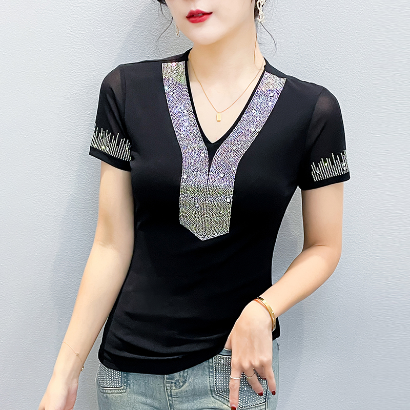 T-shirt à col en V orné de strass pour femme, chemisier d'été à manches courtes, coupe ajustée, haut décontracté en maille extensible tendance