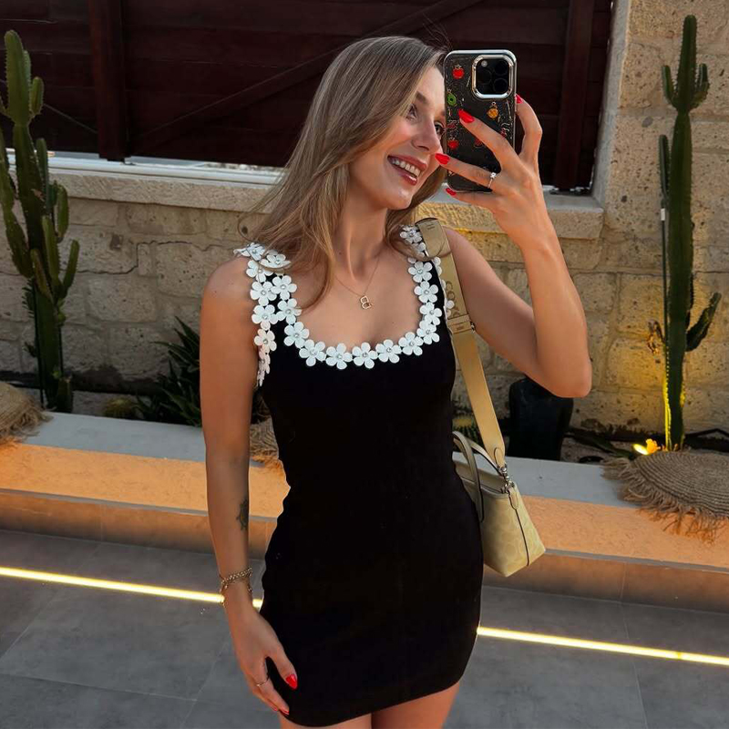 MUJER noir robes courtes à fleurs pour les femmes été moulante Mini robe femme vacances dos nu femmes robe bretelles robes de soirée