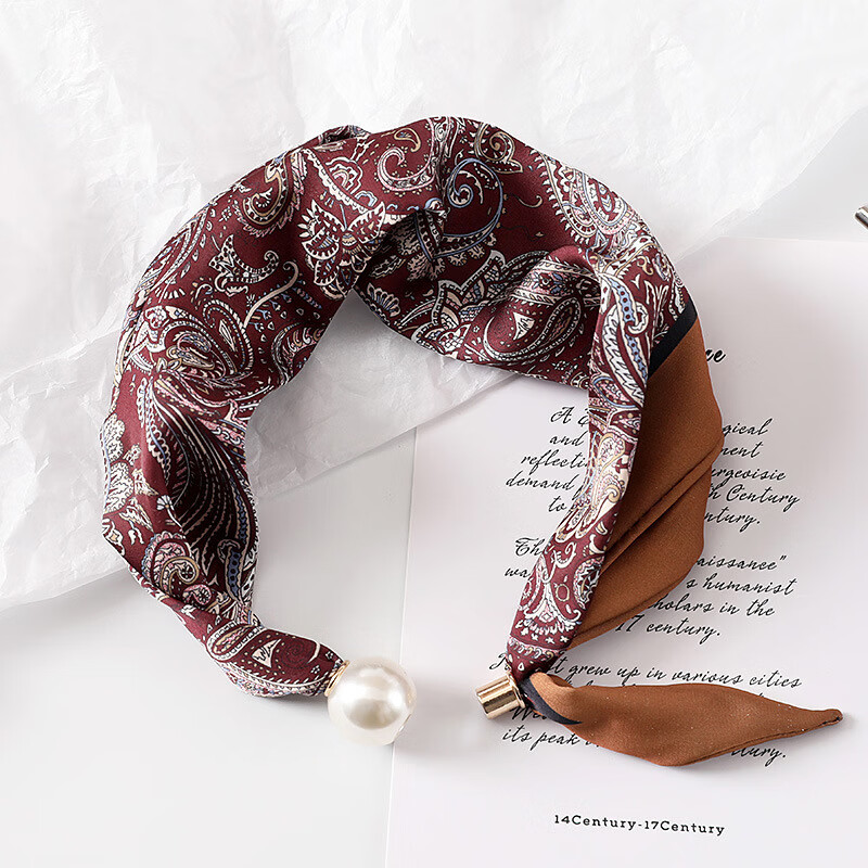 Foulard en Soie de Luxe avec Pendentif Perle Collier Ras du Cou, Chaîne Magnétique Fine, Boucle, Écharpe, Foulard Femme, Ruban de Marques de Luxe