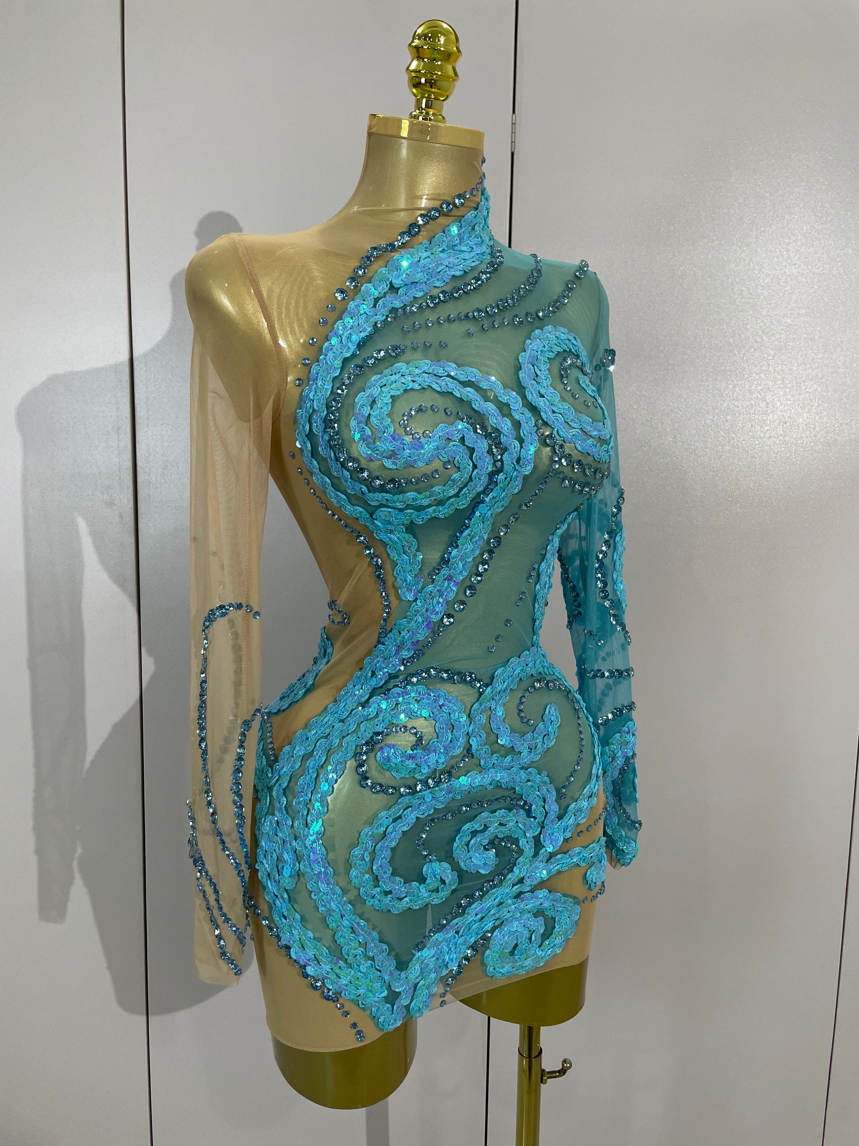 Robe de soirée pour femme, tenue de club, robe de fête d'anniversaire, vêtements pour séance photo, strass, paillettes, maille transparente, manches longues, mini-robe de scène