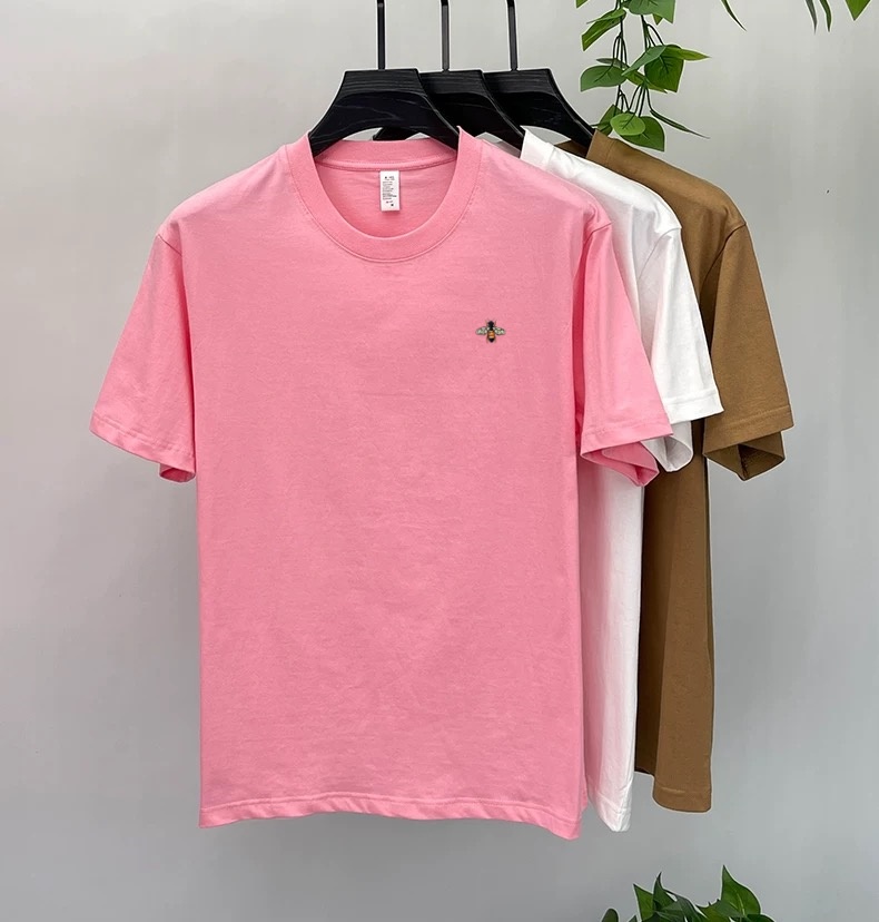 Mode abeille broderie 100% coton manches courtes T-shirt léger marque de luxe hommes été col rond respirant jeunesse décontractée nouveau top