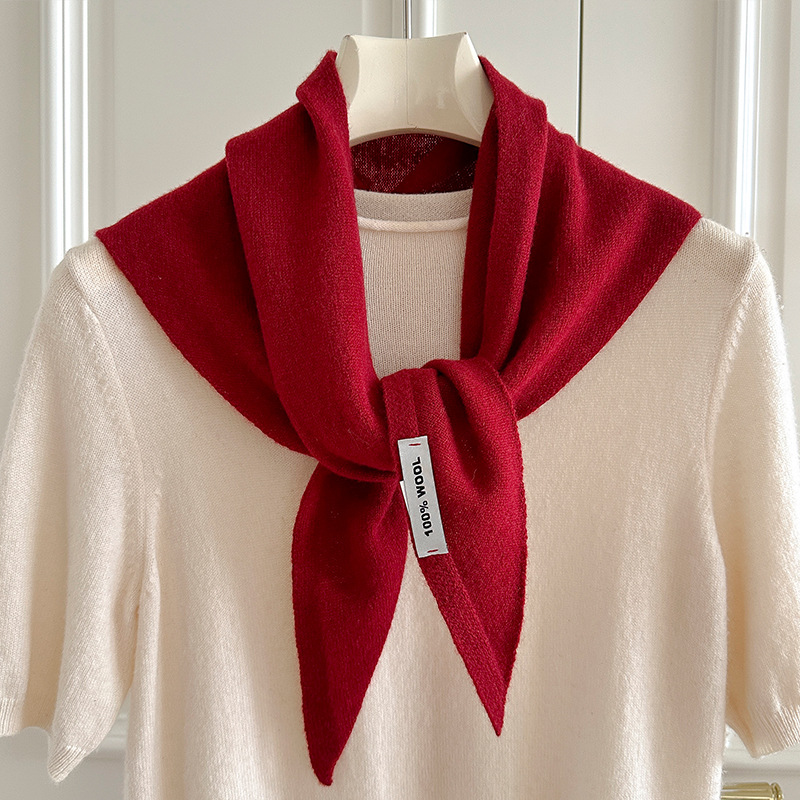 100% nouvelle laine Triangle écharpe pour femmes mode chaud tricoté couleur unie laine douce Triangle et enveloppement Bandana Pashmina foulards