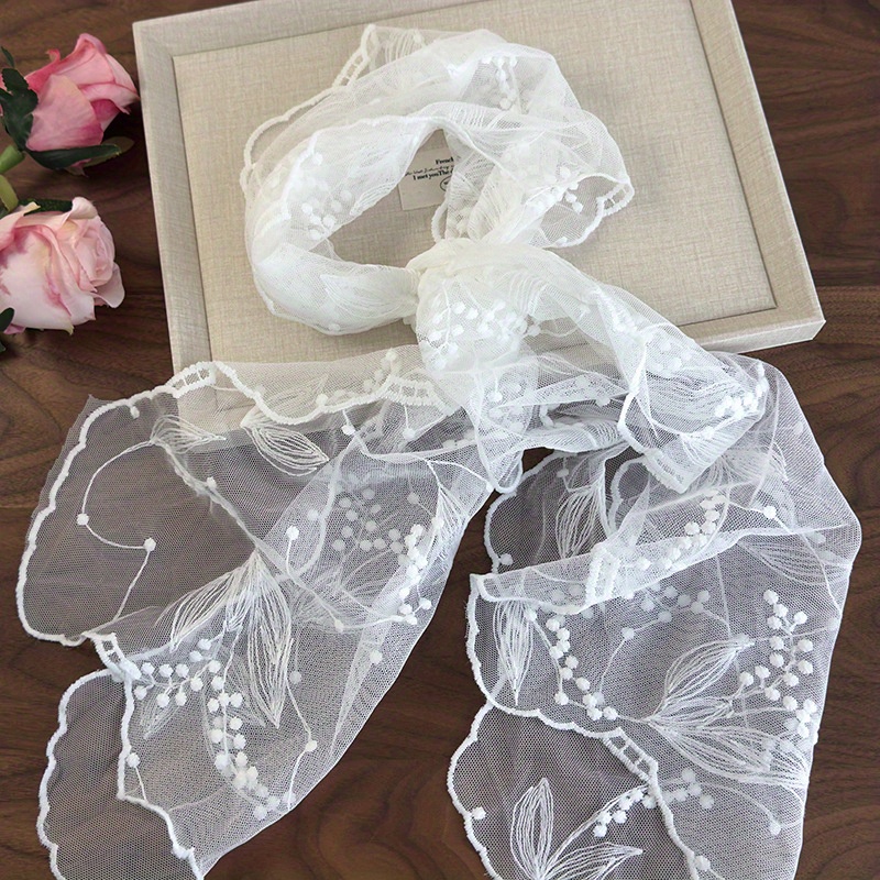 Écharpe brodée en dentelle de couleur unie d'inspiration rétro Écharpe de cou décorative polyvalente Foulard long multifonctionnel Écharpe transparente