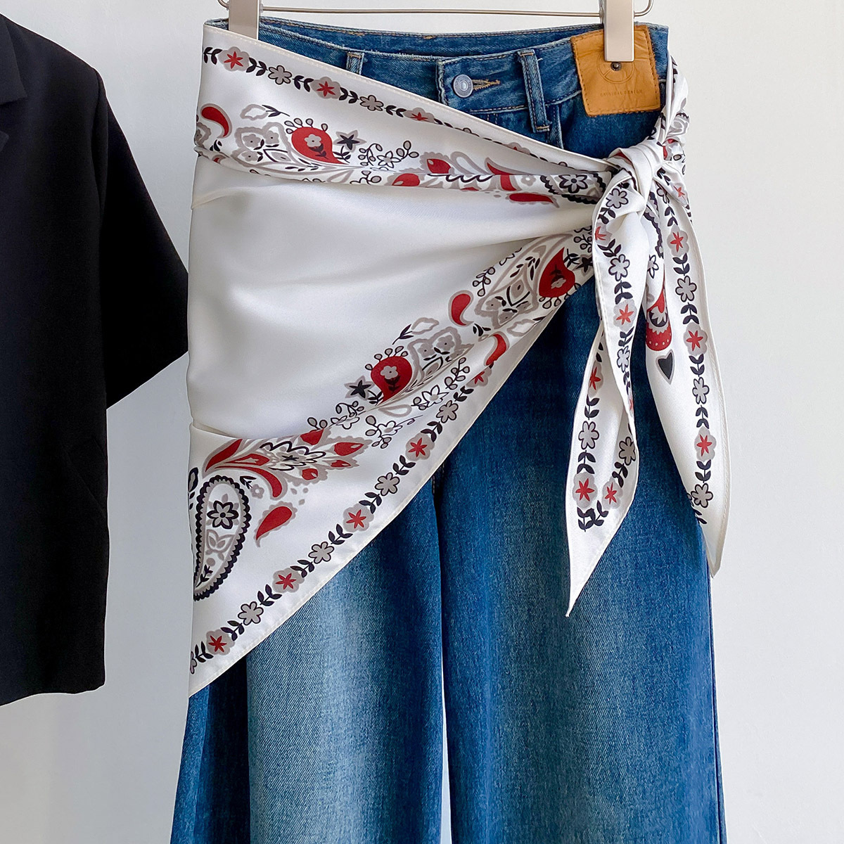 Nouveau Foulard Triangle en Satin Lisse, Imprimé Motif Paisley Classique, pour Femme, Bandana Tendance, Châle, Écharpe de Cou, pour le Bureau